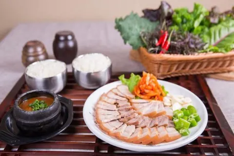 吳氏包飯屋(延大學府店)