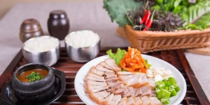 吳氏包飯·傳統民俗料理（延大學府店）