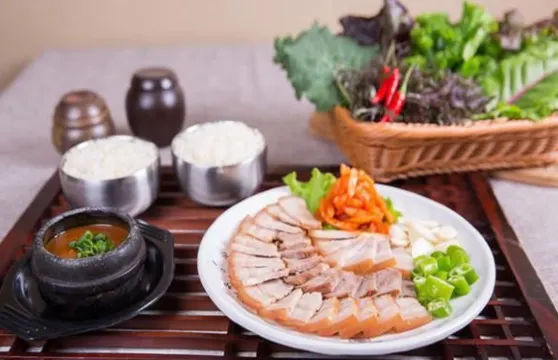 吳氏包飯·傳統民俗料理（延大學府店）