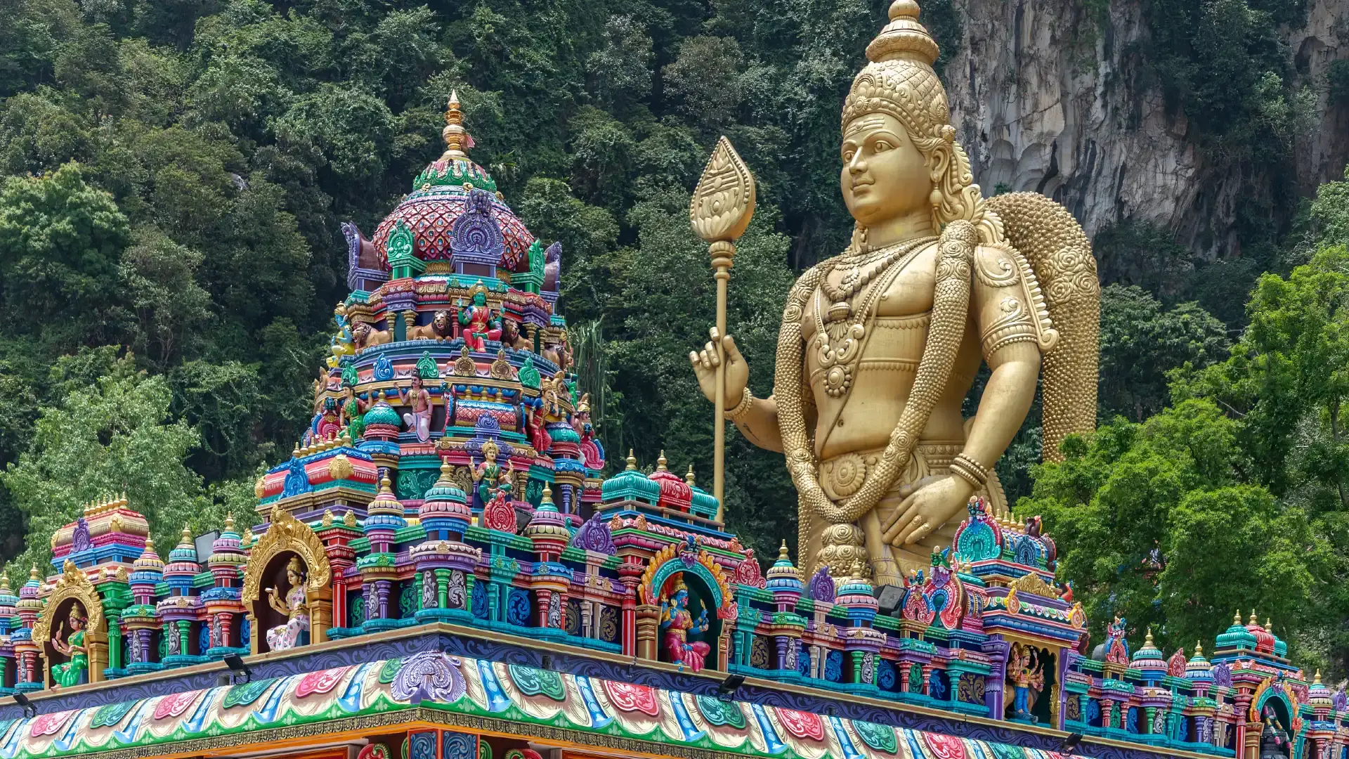 Hotels near Lord Murugan Statue