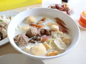 Hot Bowl White Curry Mee