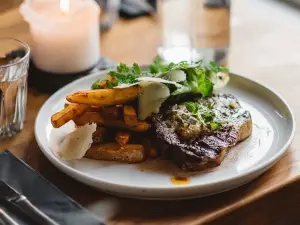 Bardus Bistro