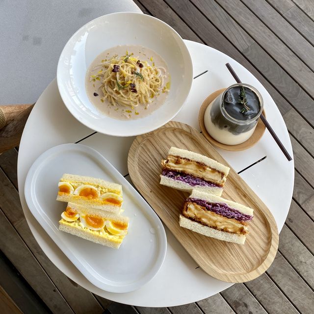大館內嘅人氣café，晏少少都已經有人龍排隊！