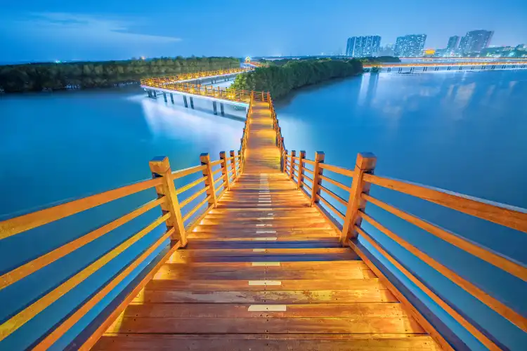 Hotels near Lijing Shopping Center (Renmin Middle Road)
