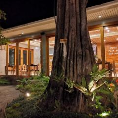 Chom Cafe and Restaurant 여행 사진