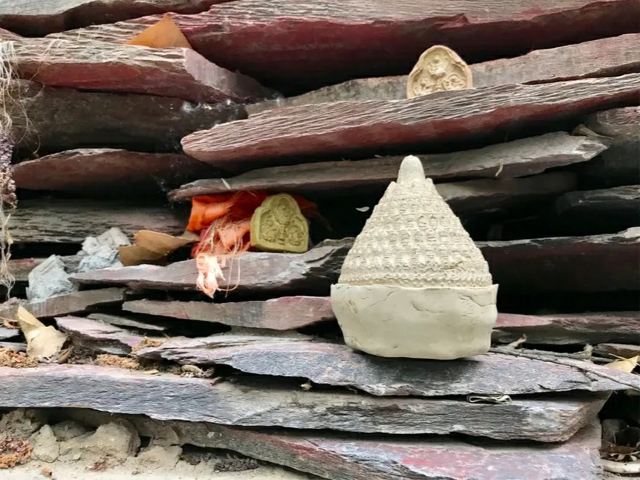 魯普岩寺