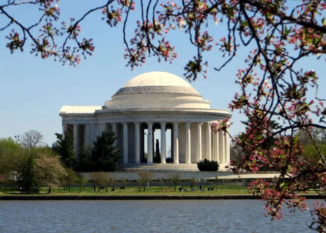 A Walking Guide to Memorials in Washington D.C.