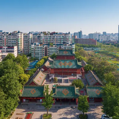 Hotel di Zhengzhou Dengan Bar