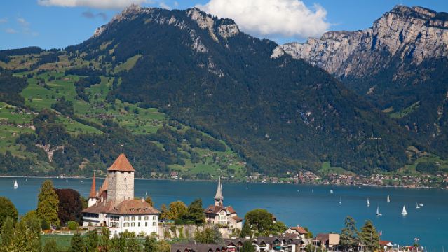 瑞士蘇黎世勞特布倫嫩纜車站+少女峰一日遊
