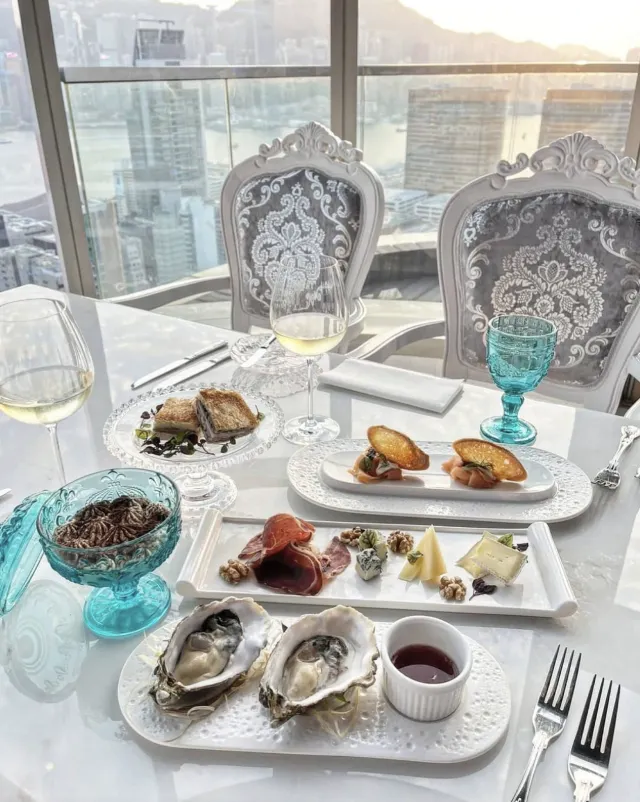 PHENOMENON WINE • DINE