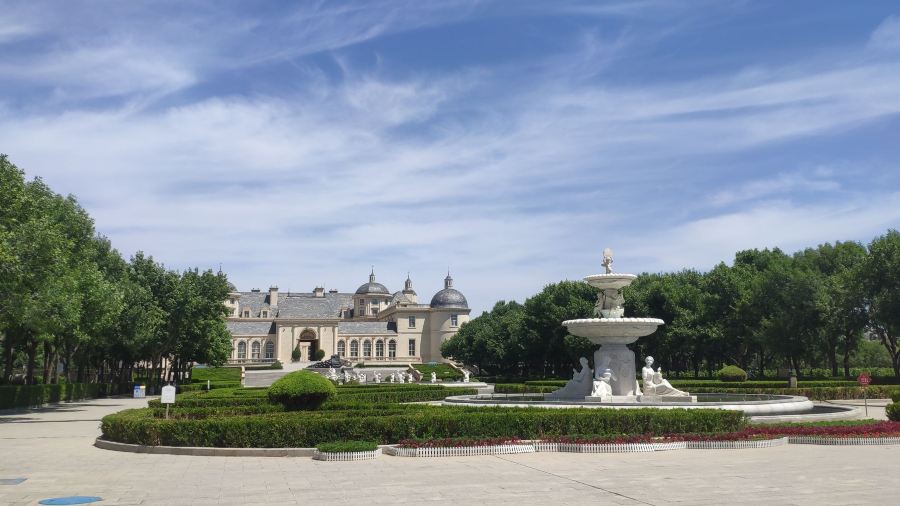 龙谕酒庄·餐饮部