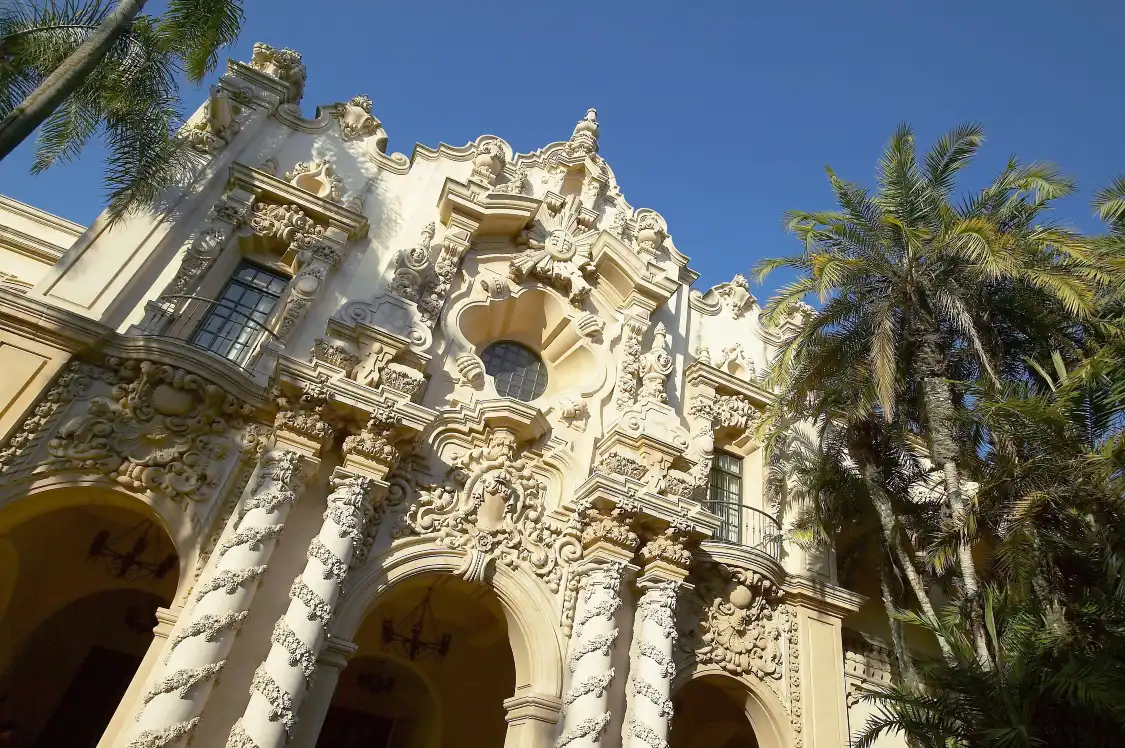 Hotels near El Prado