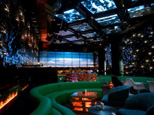 MMM BAR