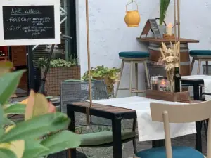 Vittoria Cafe & Bistrot