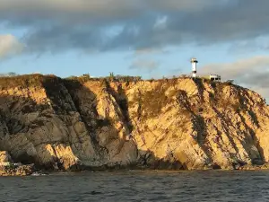 Faro de las Bahías de Huatulco