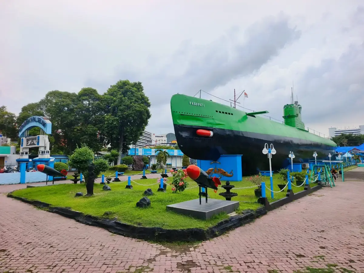Monumen Kapal Selam Surabaya