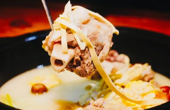 巴食骨煲(星光南路店)