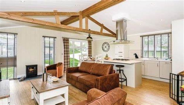 Keswick Reach Lodge Retreat