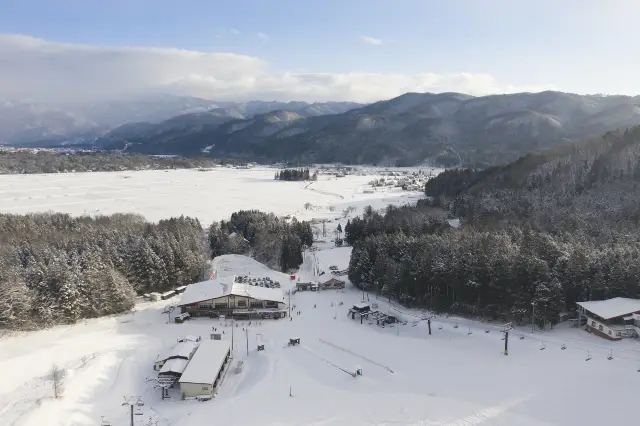 Skiing in Nagano