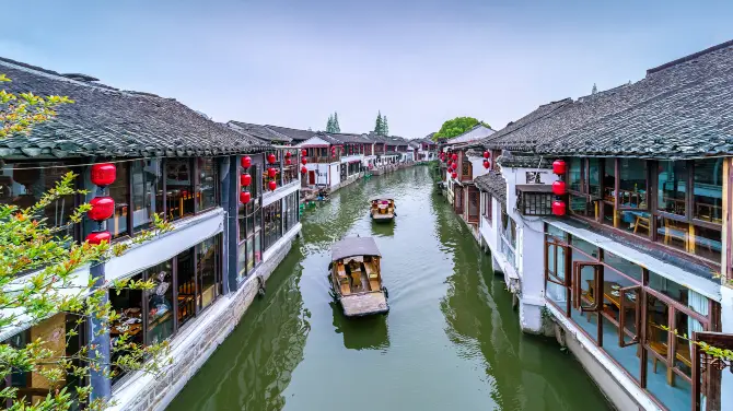 8️⃣ Zhujiajiao Water Town – Tempat wisata di Shanghai 