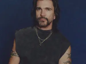 Elmont | Amor En Vivo & Juanes Concert