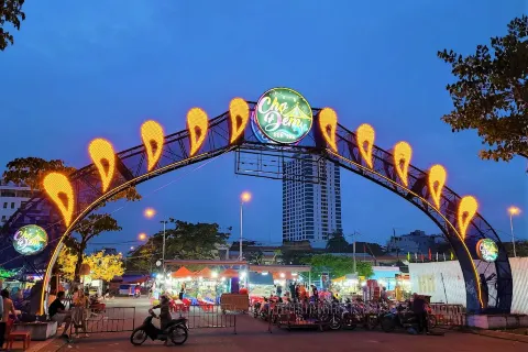 Son Tra Night Market