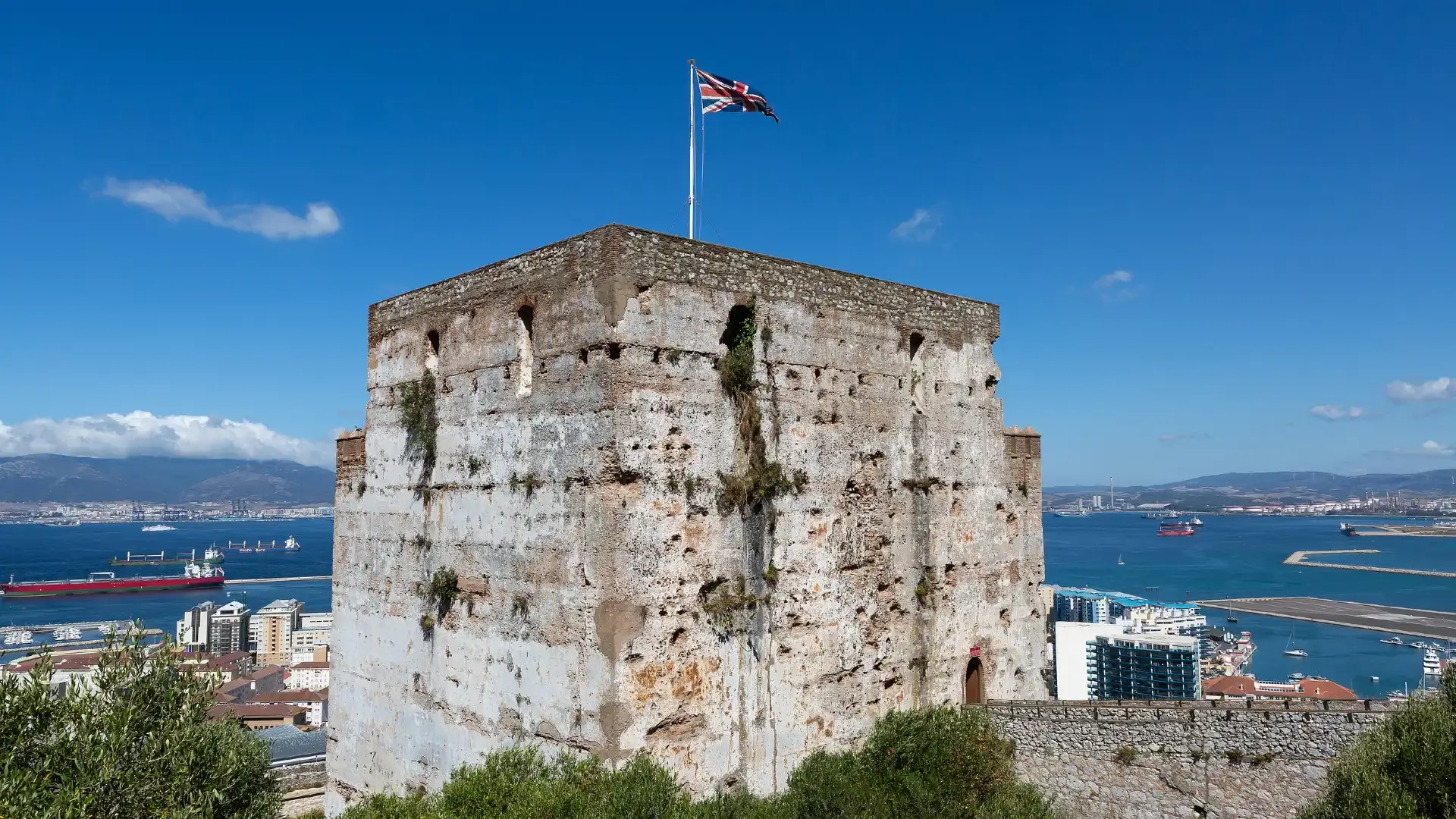 Hotels near Moorish Castle