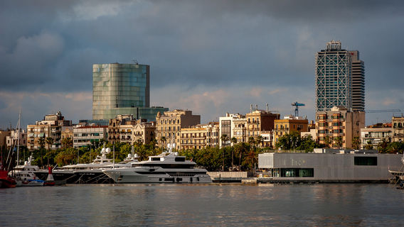 Las Golondrinas cruise sightseeing