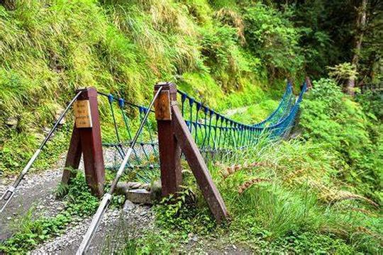 Jianqing Huaigu Trail