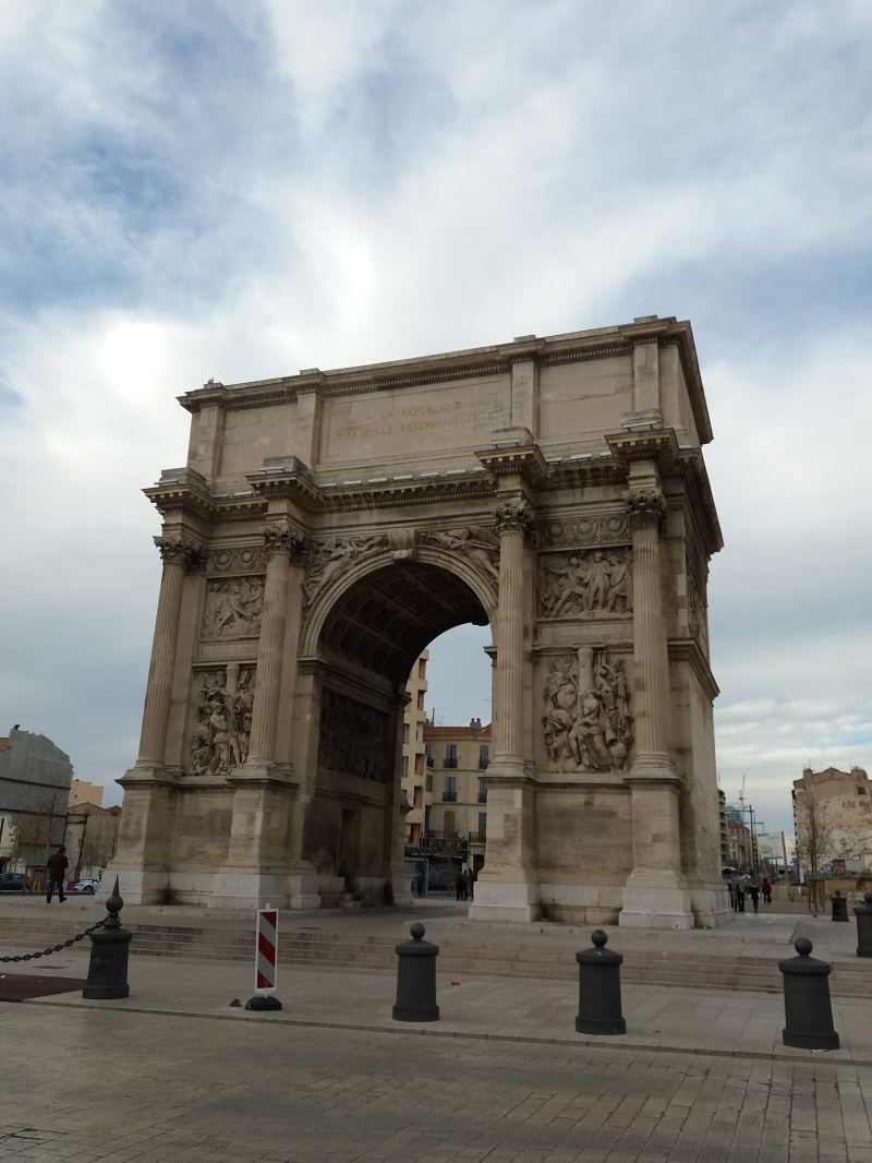 Arc de Triomphe ( Porte d'Aix )