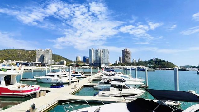 Zhuhai Yacht Wake Surfing Club