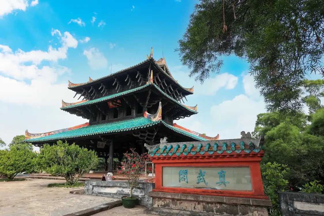 Hotels near Zhenwu Tower