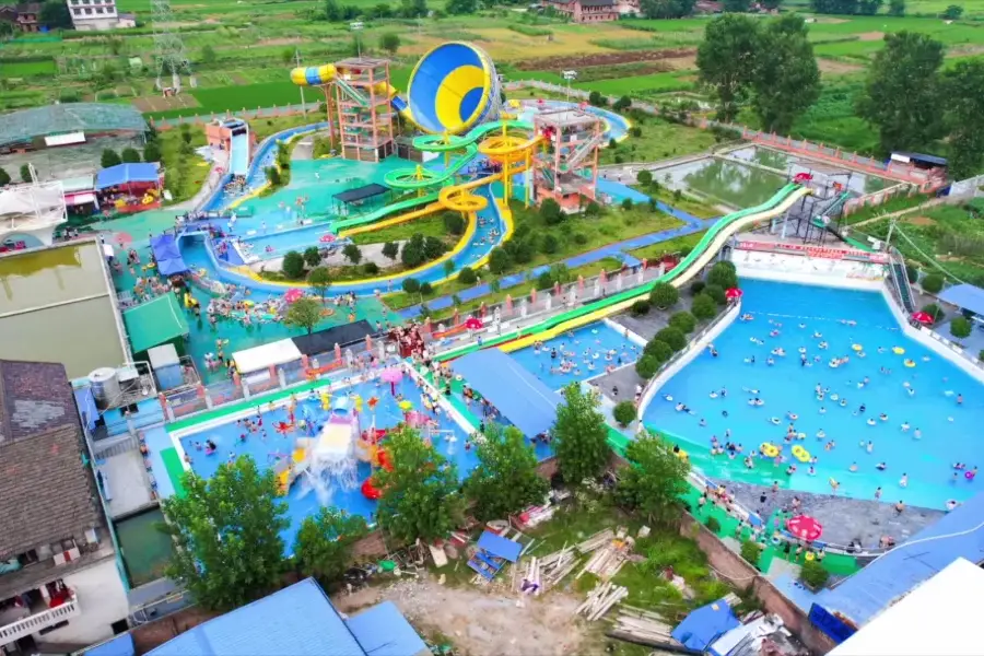 Lemanchi Water Park