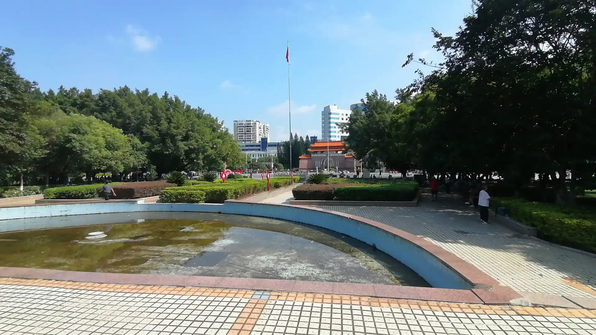 Hotels near Lingfeng Park