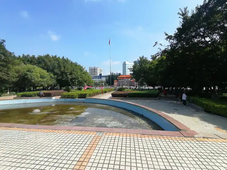 Hotels near Lingfeng Park