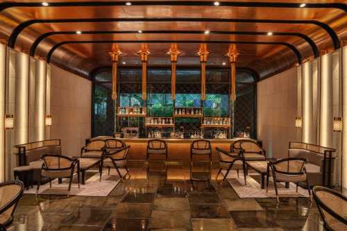 SEVEN Lobby Bar