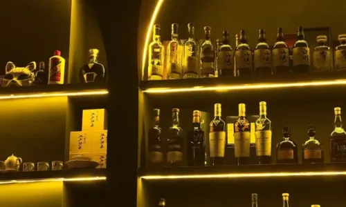 FOX COCKTAIL BAR