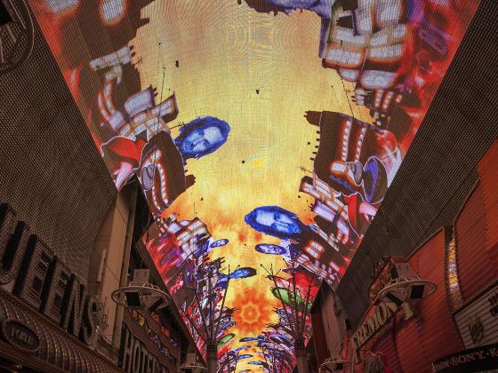 E Fremont St