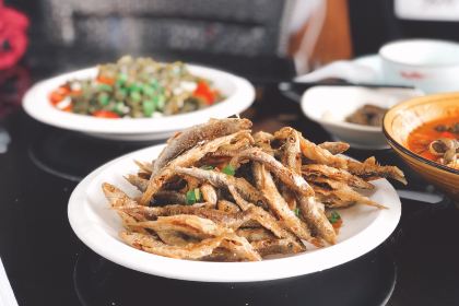 Bao Rong Yu Guan · Lin Hu Zhi Yan(Qian Dao Hu Dian )