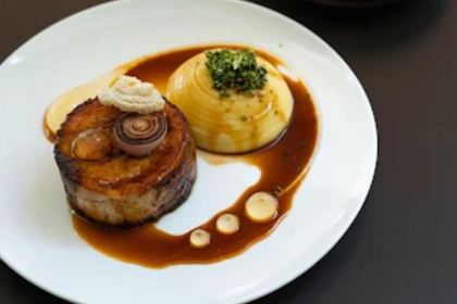 The Pig and Palm