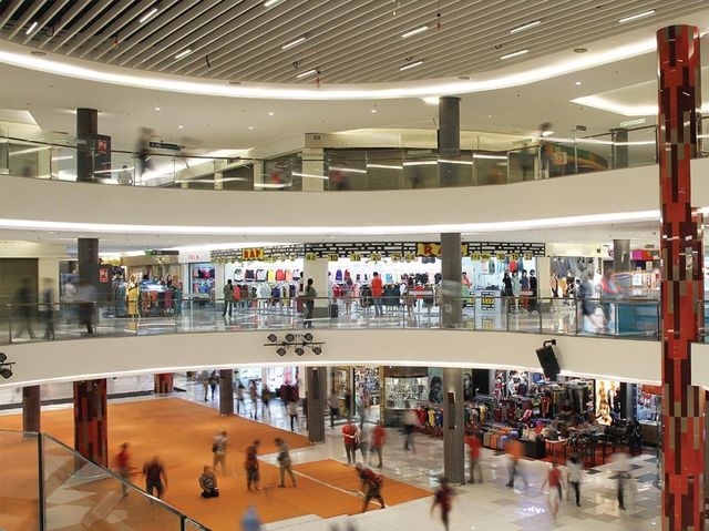 Summit USJ