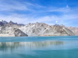 Baisha Mountain - Baisha Lake