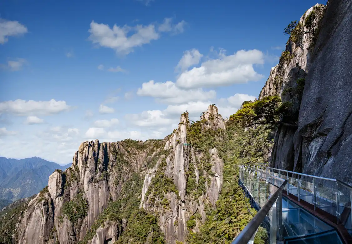 Hotels near Suspended Glass Plank Road