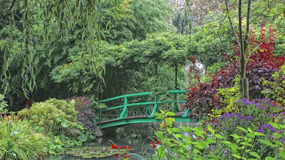 Giverny Monet Garden + Versailles (Audio Guide + admission ticket+ Lunch · No guide Service)
