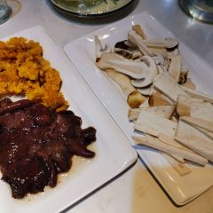 MUSHROOMS HOT POT 여행 사진