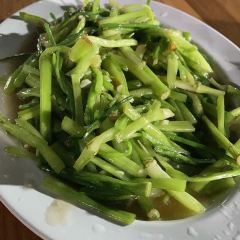黄记四更烤乳猪店 User Photo