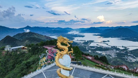 Yunshang Longyin Mountain Tourist Resort