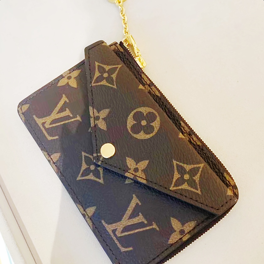 LOUIS VUITTON RECTO VERSO REVIEW! What fits and how I use it