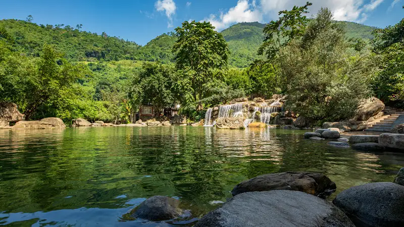 1_Yasadi Waterfall and Hot Spring