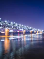 Er’qi Yangtze River Bridge